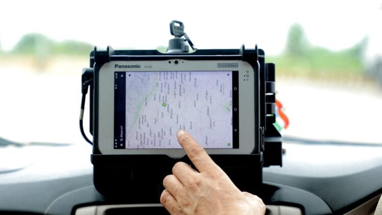 Choosing and Using GPS Trackers for Dog Safety and Care
