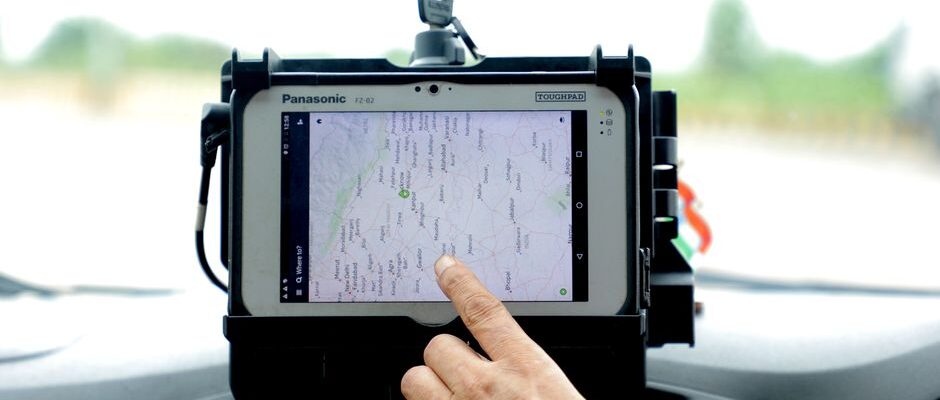 Choosing and Using GPS Trackers for Dog Safety and Care