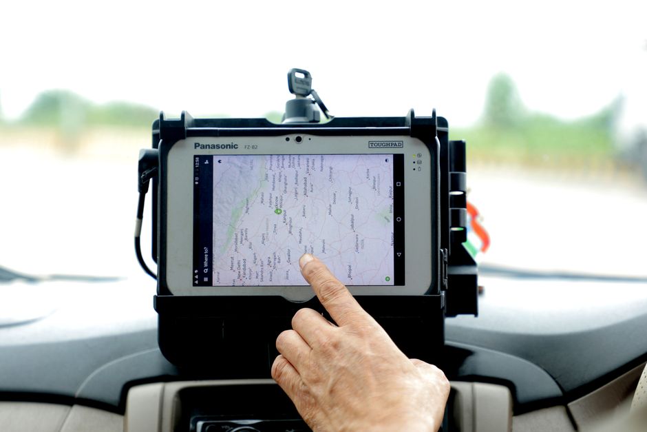 Choosing and Using GPS Trackers for Dog Safety and Care